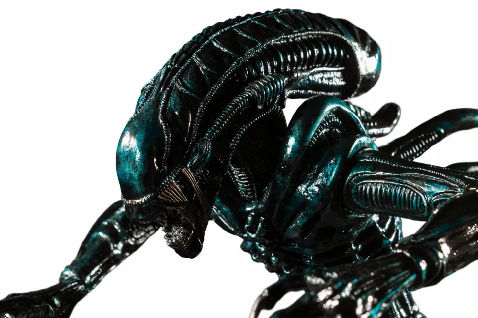 Aliens - Blue Alien Warrior Water Attack 1/6th Scale Diorama Statue