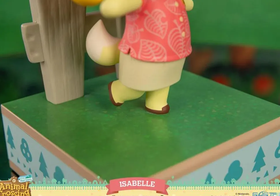 Animal Crossing: New Horizons - Isabelle 8" PVC Statue