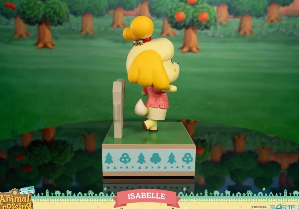 Animal Crossing: New Horizons - Isabelle 8" PVC Statue