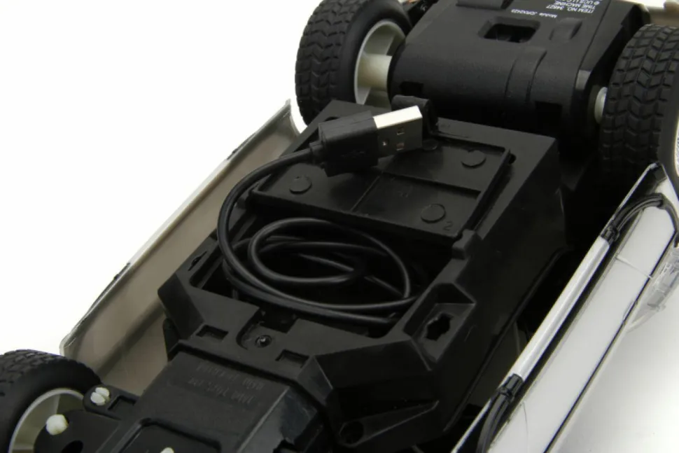 Back to the Future - DeLorean Time Machine 1/16th Scale R/C Remote Control Vehicle Replica