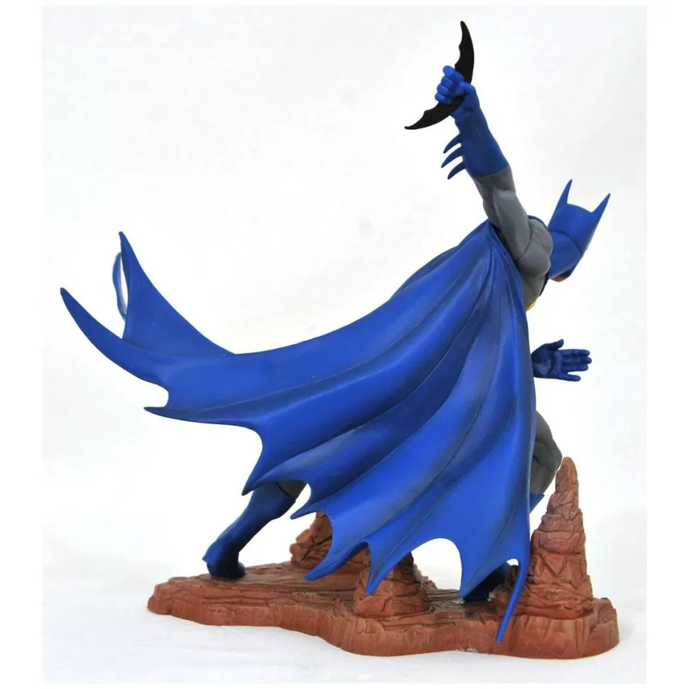 Batman - Batman by Neal Adams DC Gallery 9" PVC Diorama Statue