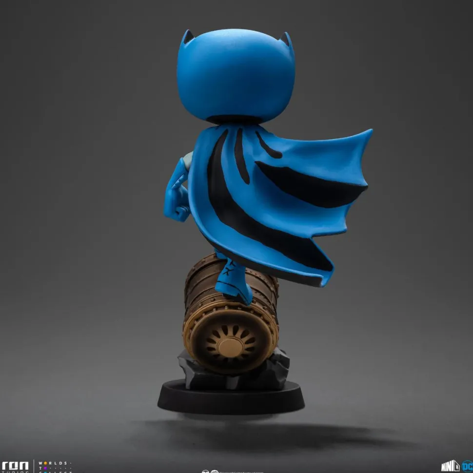 Batman - Batman on Bat-Signal (Blue Variant) MiniCo 7" Vinyl Figure