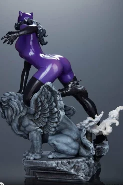 Batman - Catwoman (Purple Edition) 1/4 Scale Maquette Statue