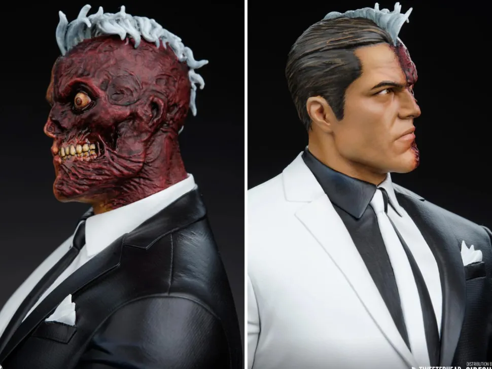 Batman - Two-Face 1/6th Scale Maquette Statue