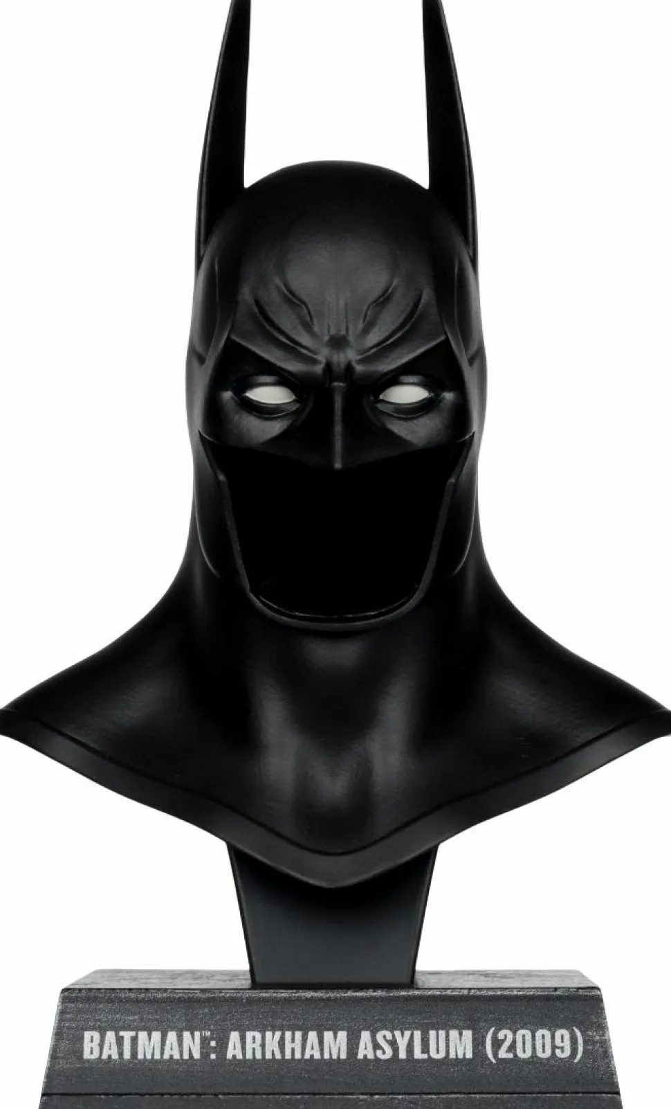 Batman: Arkham Asylum - Batman Cowl 1/3rd Scale Replica PVC Statue