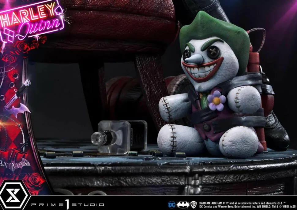 Batman: Arkham City - Harley Quinn Deluxe 1/3 Scale Statue