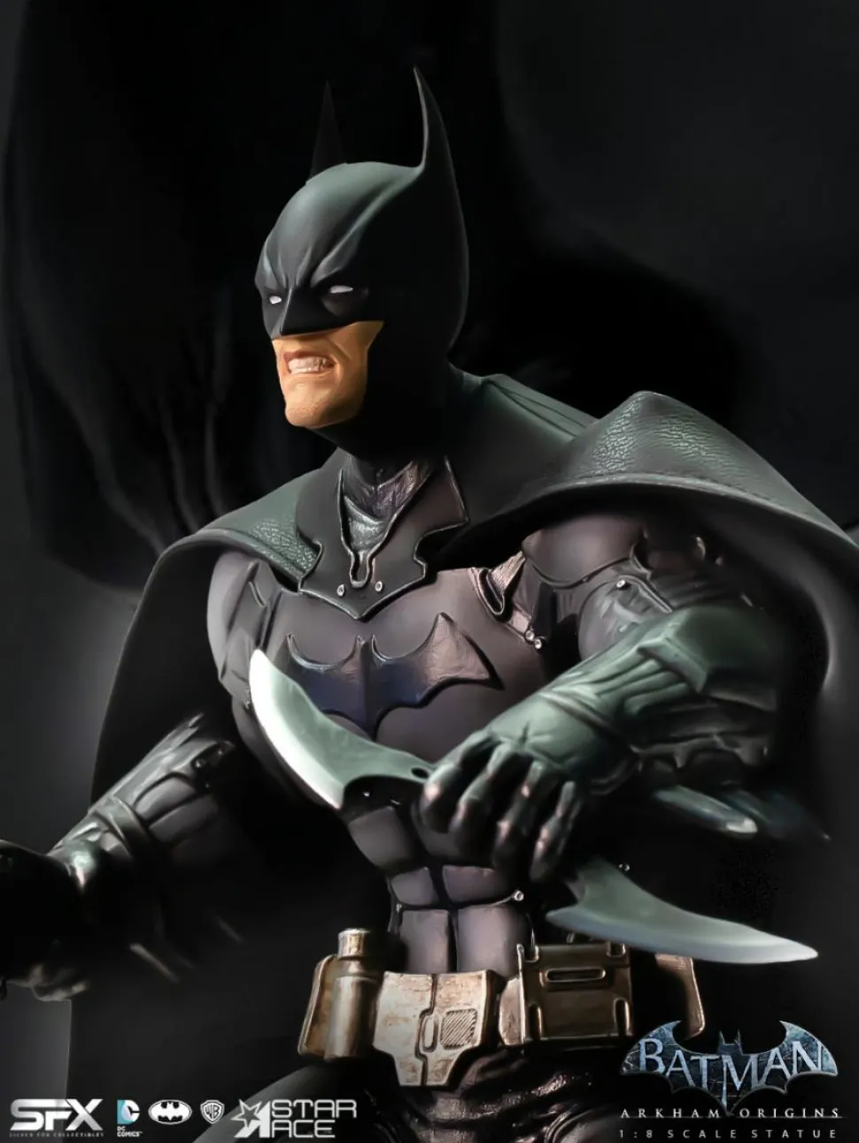 Batman: Arkham Origins - Batman Deluxe 12" Statue