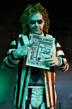 Beetlejuice Beetlejuice (2024) - Beetlejuice (Striped Suit) Ultimate 7'' Scale Action Figure