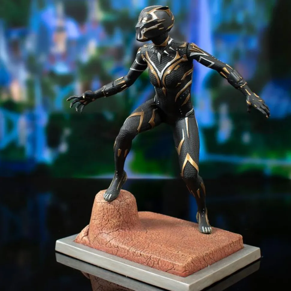 Black Panther 2: Wakanda Forever - Shuri Marvel Gallery Deluxe 10" PVC Diorama Statue