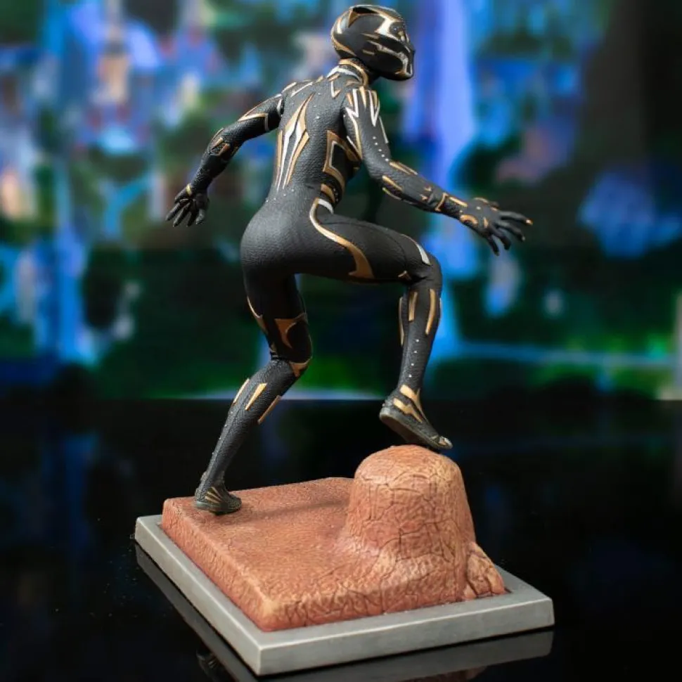Black Panther 2: Wakanda Forever - Shuri Marvel Gallery Deluxe 10" PVC Diorama Statue