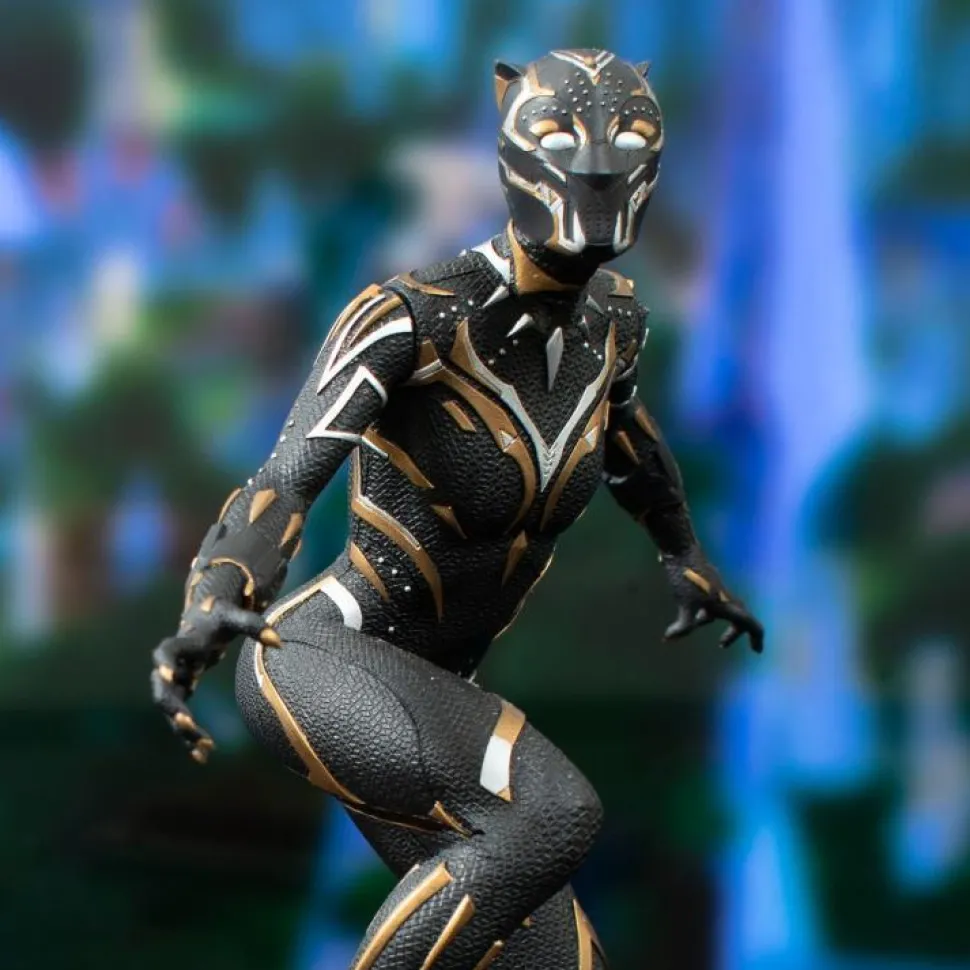 Black Panther 2: Wakanda Forever - Shuri Marvel Gallery Deluxe 10" PVC Diorama Statue