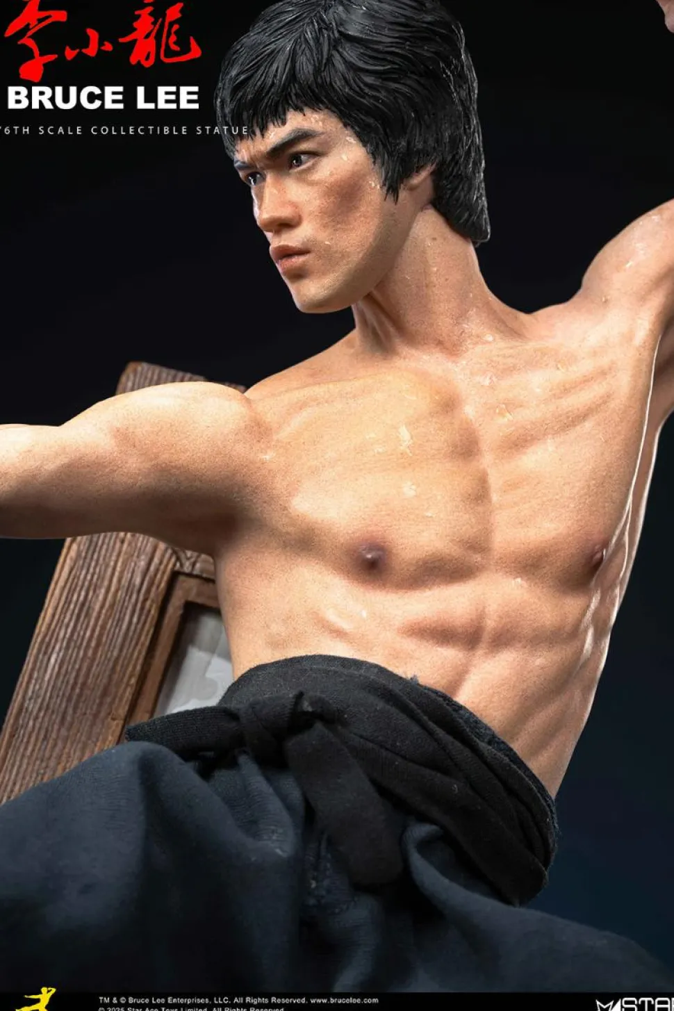 Bruce Lee - Bruce Lee (Flying-Kick) 1/6th Scale Statue