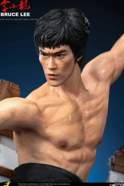 Bruce Lee - Bruce Lee (Flying-Kick) 1/6th Scale Statue