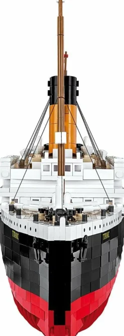 Cobi: Historical Collection - R.M.S. Titanic 1/300th Scale Construction Set (2840 Pieces)