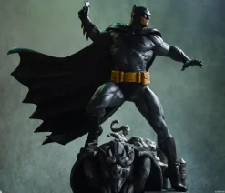 DC Comics - Batman (Black & Grey Edition) 1/6th Scale Maquette Statue