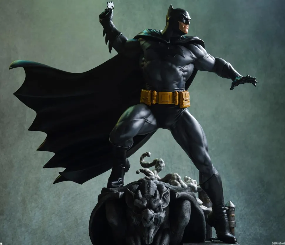 DC Comics - Batman (Black & Grey Edition) 1/6th Scale Maquette Statue