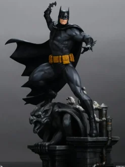 DC Comics - Batman (Black & Grey Edition) 1/6th Scale Maquette Statue
