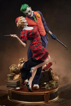 DC Comics - The Joker & Harley Quinn (Lawless Love) 1/5th Scale Diorama Statue
