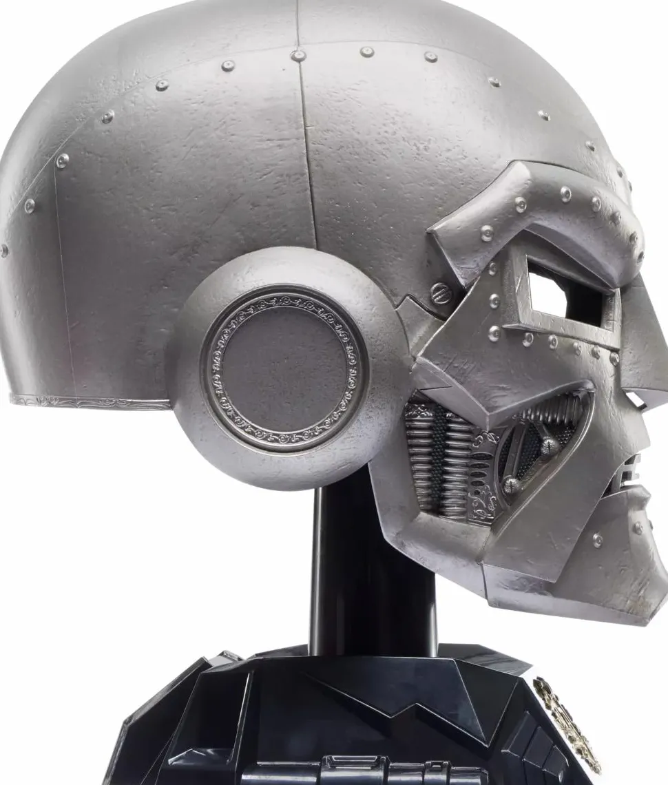 Fantastic Four - Doctor Doom Premium Roleplay Helmet Marvel Legends 1:1 Scale Life-Size Prop Replica