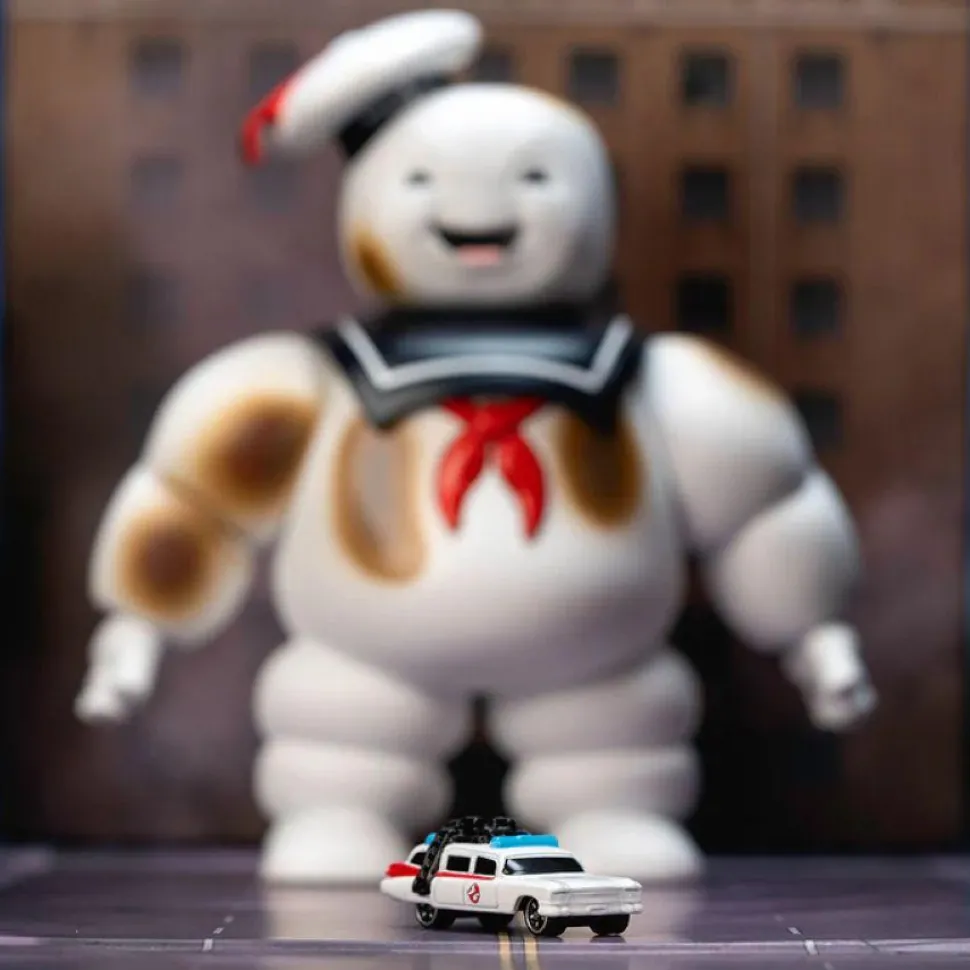 Ghostbusters (1984) - Stay Puft Marshmallow Man with Ecto-1 Next Level Nano Metalfigs Nano Scene Die-Cast Diorama Playset