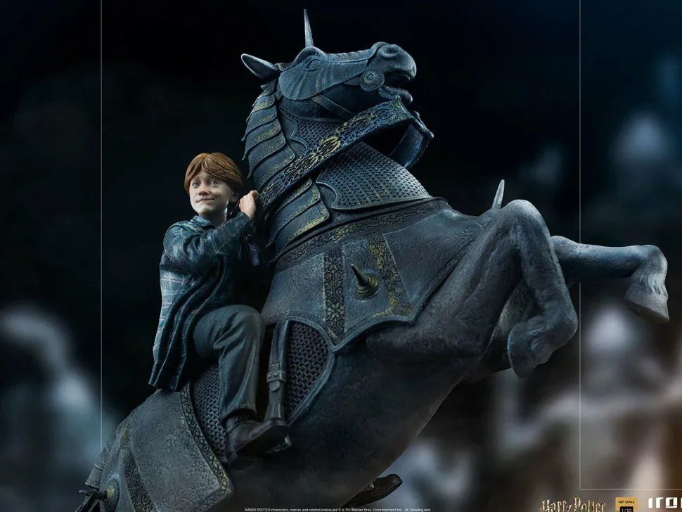 Harry Potter - Ron Weasley at the Wizard Chess Deluxe 1/10th Scale Statue