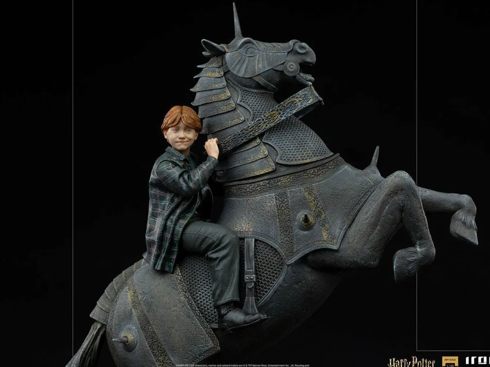 Harry Potter - Ron Weasley at the Wizard Chess Deluxe 1/10th Scale Statue