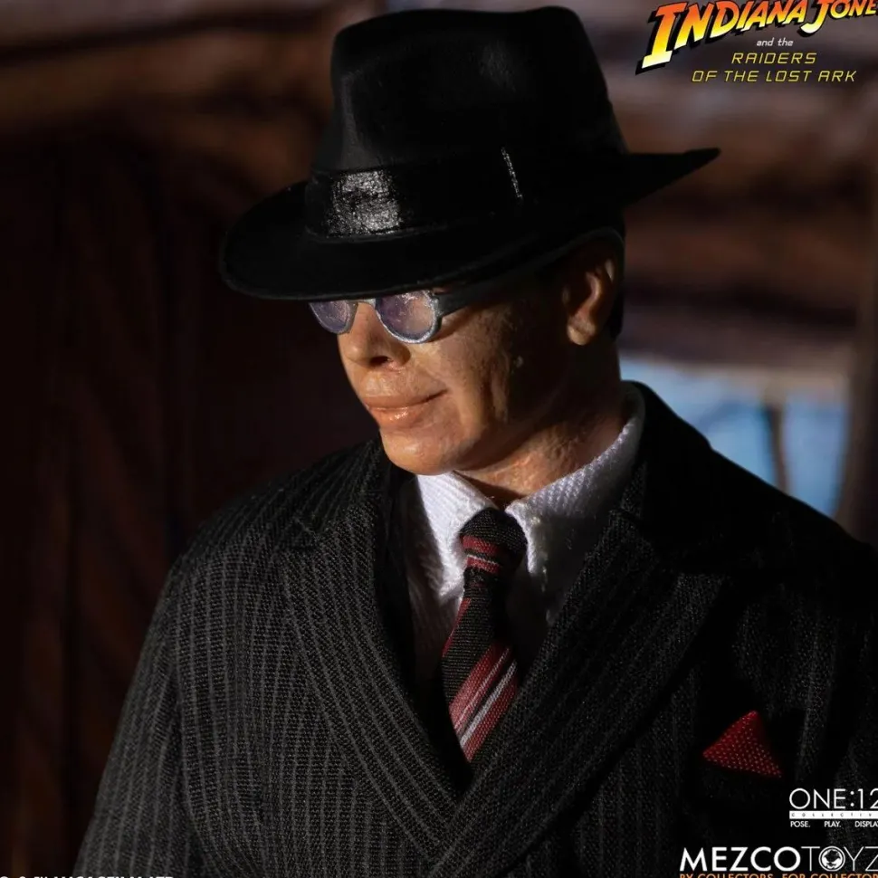 Indiana Jones and the Raiders of the Lost Ark - Major Toht & Ark of the Covenant One:12 Collective Action Figure