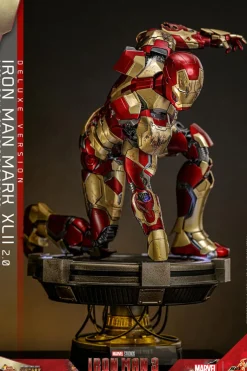 Iron Man 3 - Iron Man Mark XLII 42 (2.0) Deluxe 1/6th Scale Hot Toys Action Figure