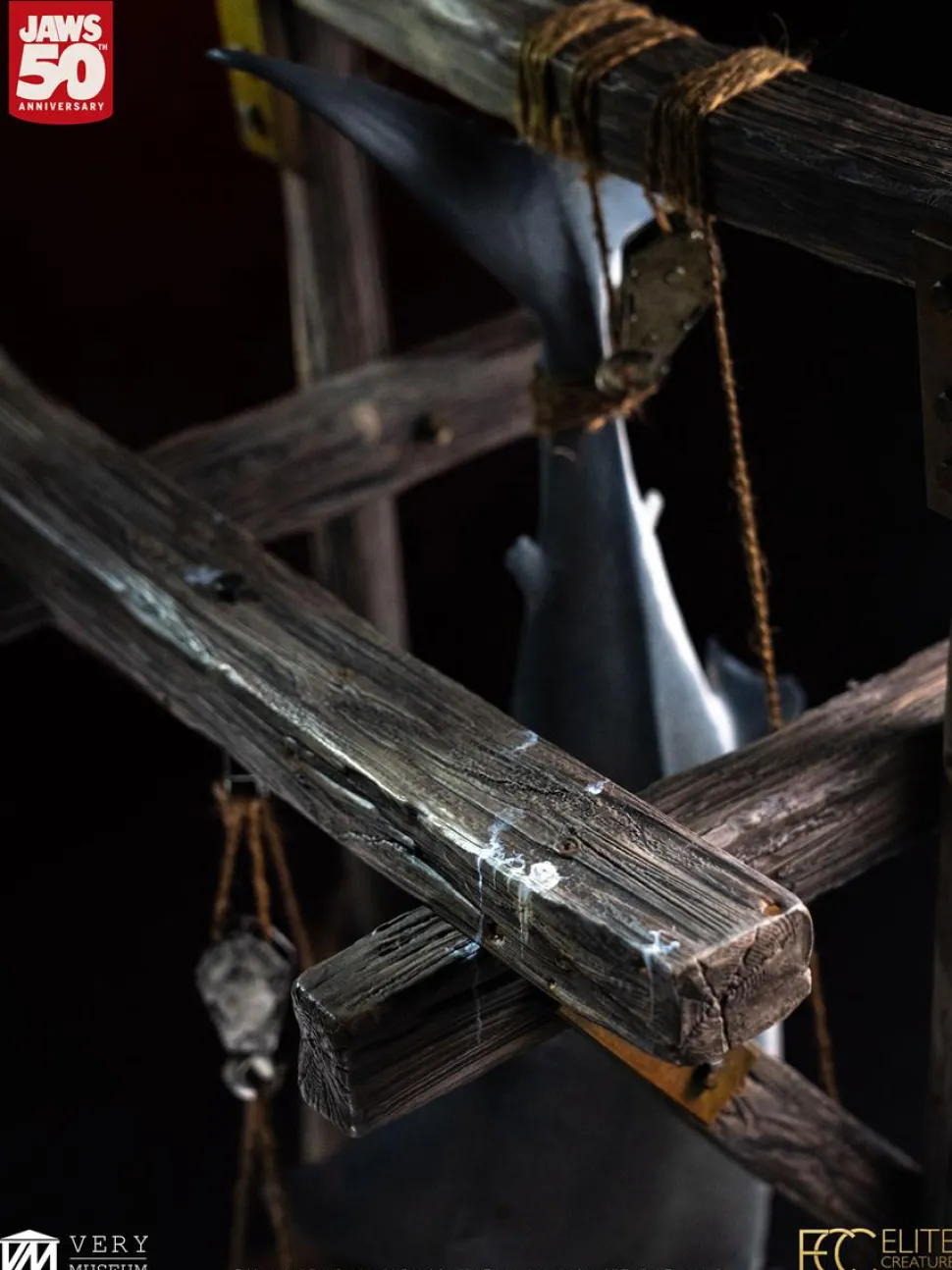 Jaws - Hanging Shark 1/12th Scale Maquette Statue
