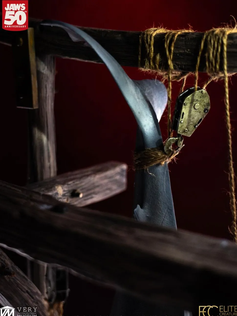 Jaws - Hanging Shark 1/12th Scale Maquette Statue