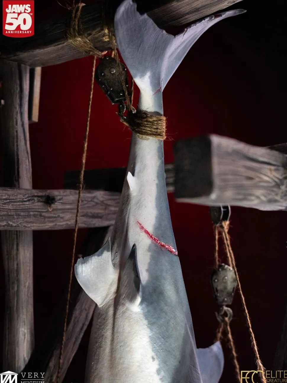 Jaws - Hanging Shark 1/12th Scale Maquette Statue