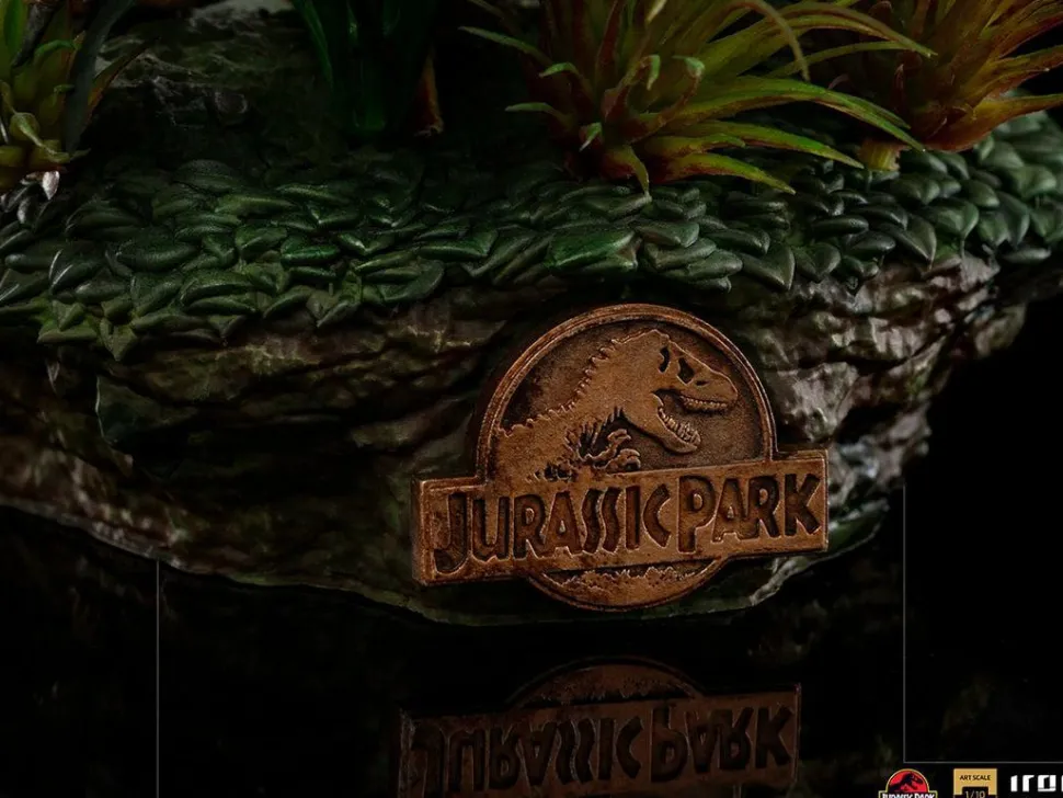 Jurassic Park - Just the Two Raptors Deluxe 1/10th Scale Statue