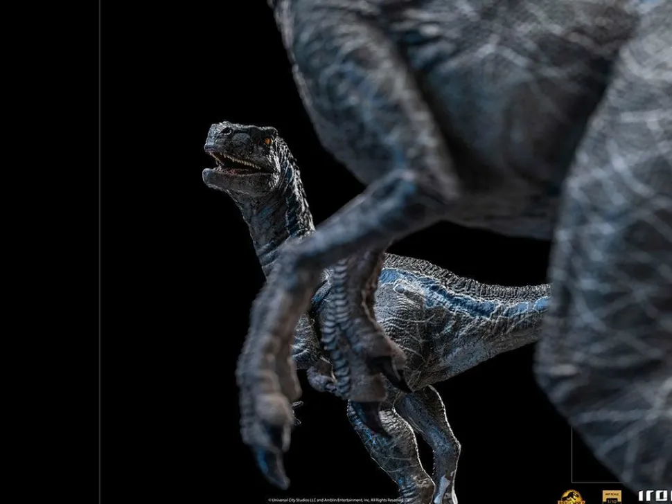 Jurassic World: Dominion - Blue & Beta Velociraptor Deluxe 1/10th Scale Statue