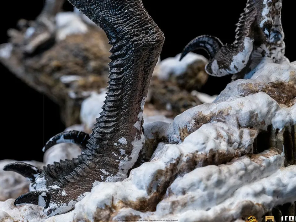 Jurassic World: Dominion - Blue & Beta Velociraptor Deluxe 1/10th Scale Statue