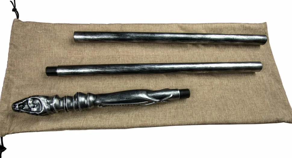 Justice League (2017) - Aquaman’s Trident 1:1 Scale Life-Size Replica