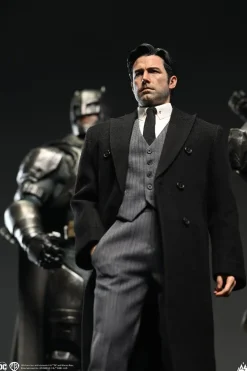 Justice League (2017) - Ben Affleck as Bruce Wayne 1/4th Scale Statue