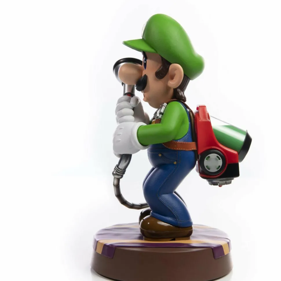 Luigi’s Mansion 3 - Luigi 9” PVC Statue