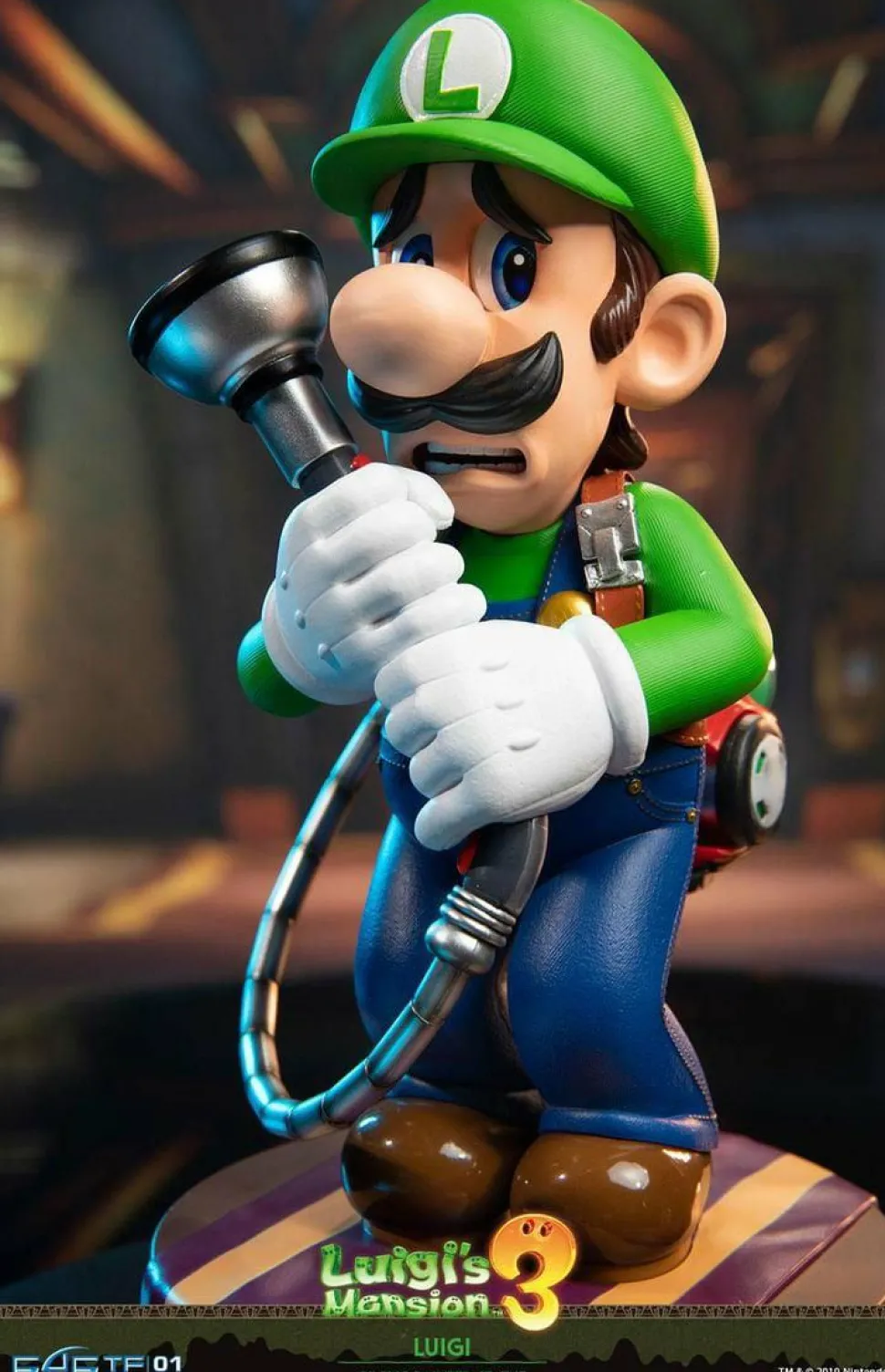 Luigi’s Mansion 3 - Luigi 9” PVC Statue