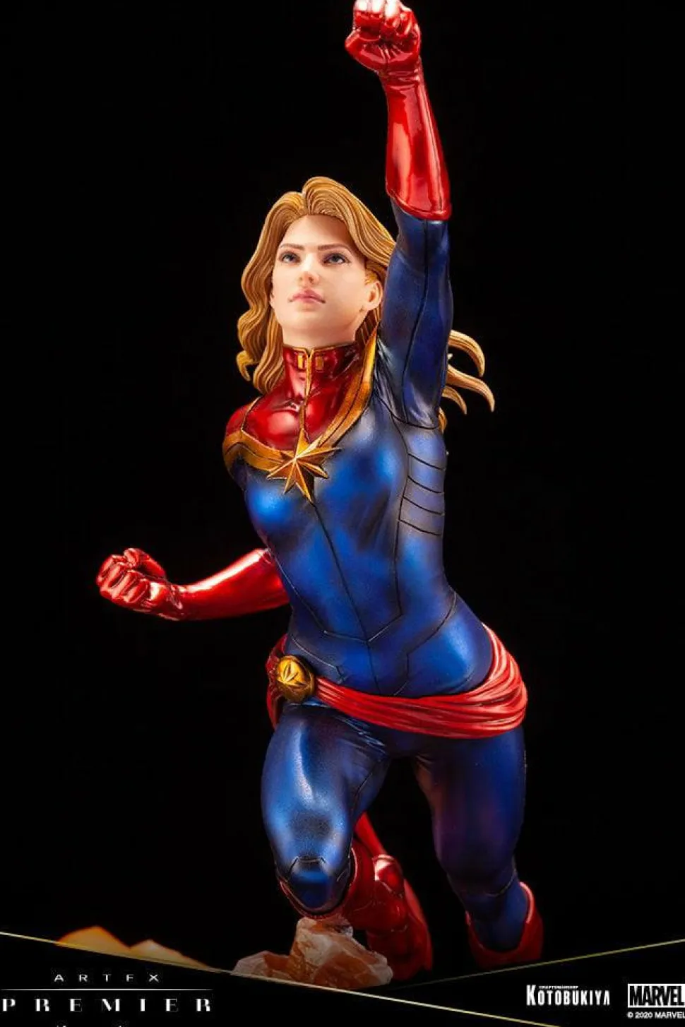 Marvel - Captain Marvel 1/10th Scale ArtFX Premier Statue