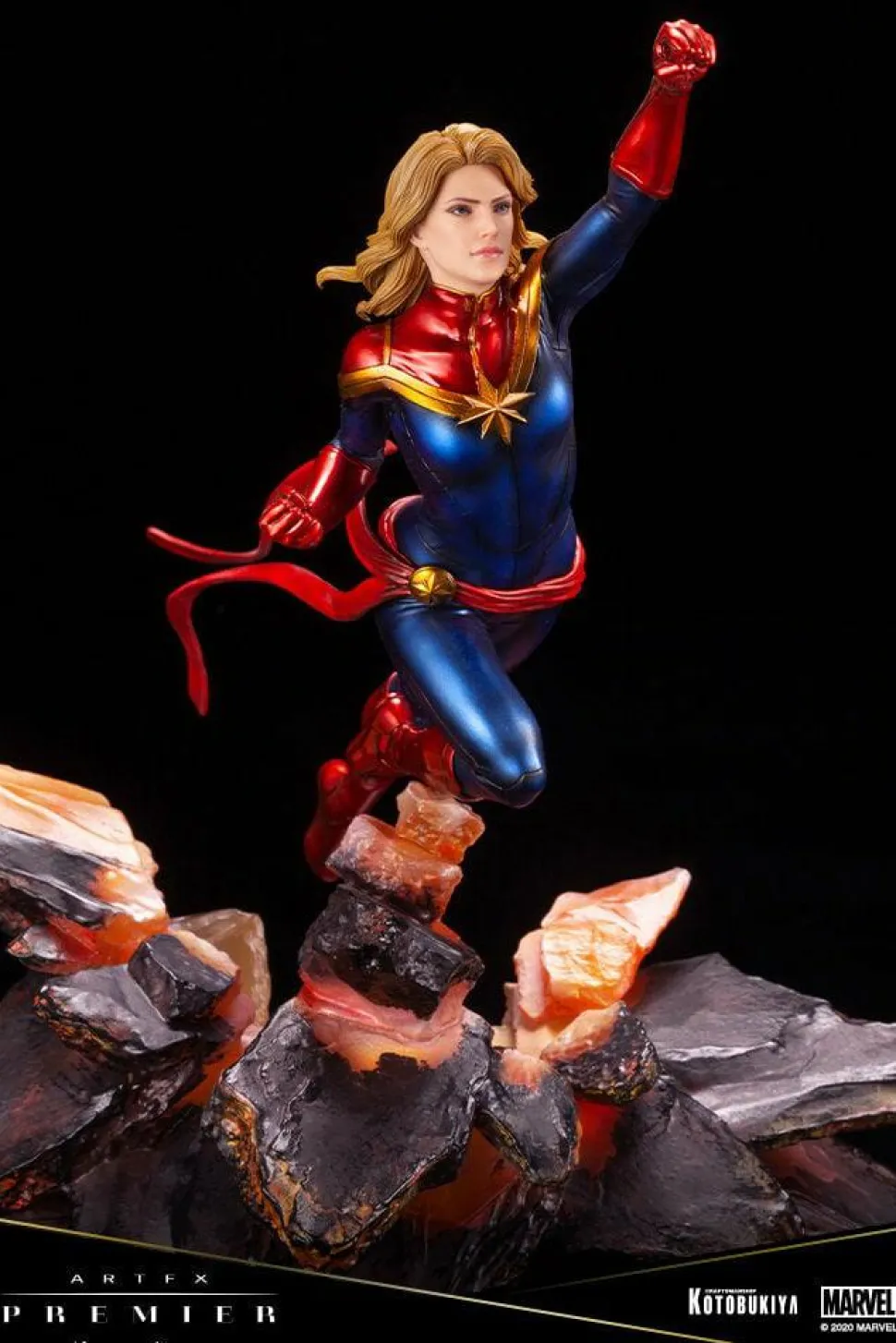 Marvel - Captain Marvel 1/10th Scale ArtFX Premier Statue