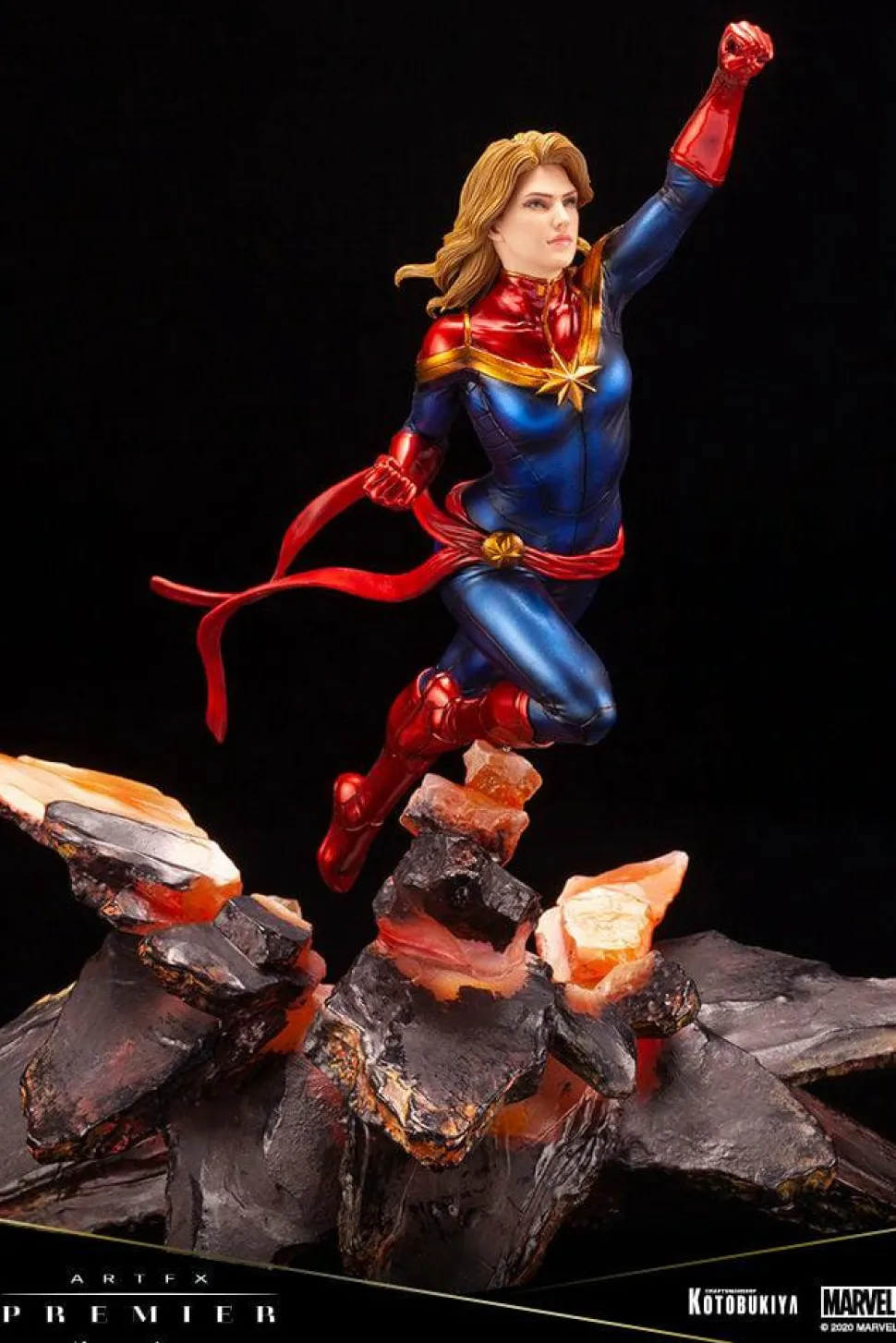 Marvel - Captain Marvel 1/10th Scale ArtFX Premier Statue