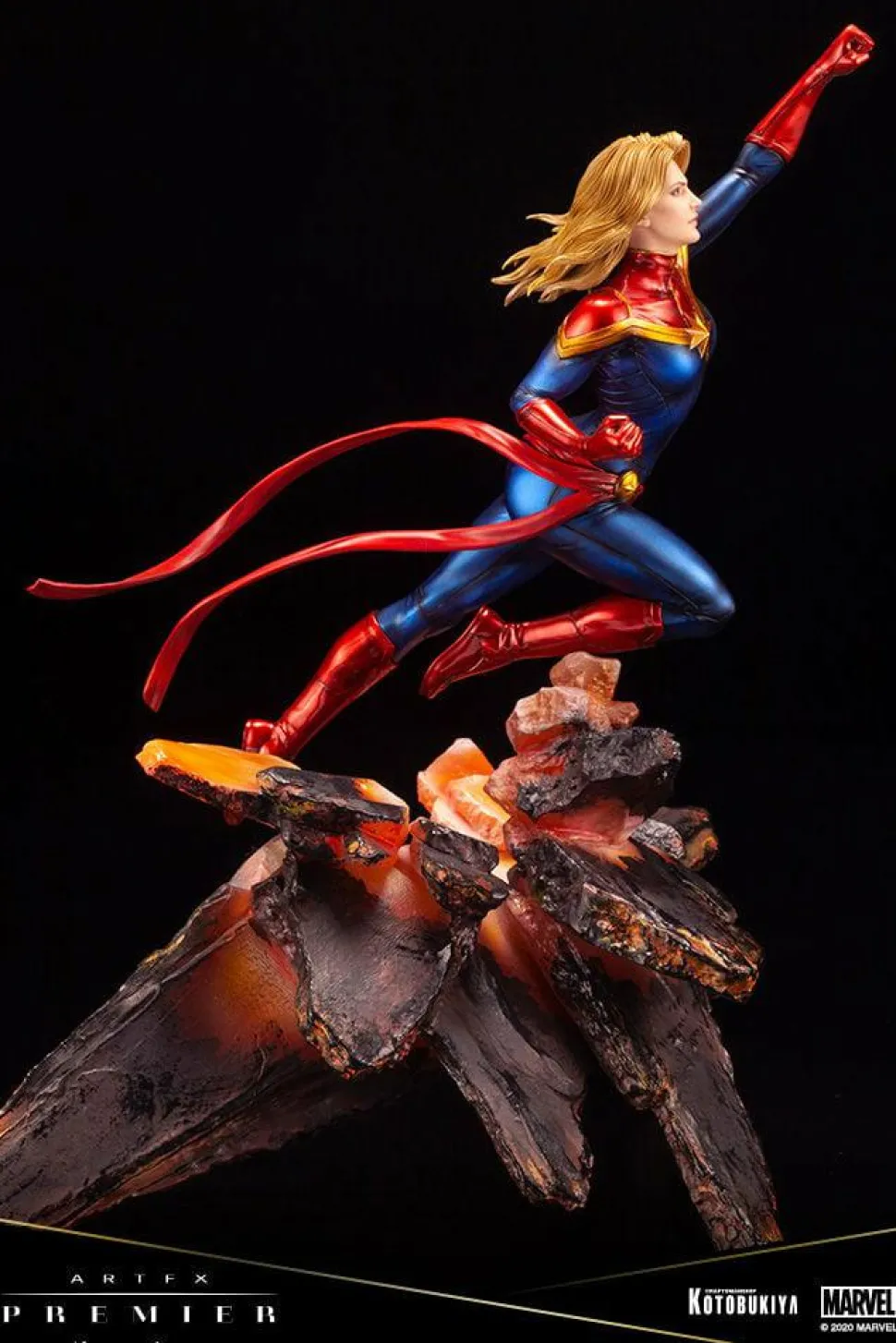 Marvel - Captain Marvel 1/10th Scale ArtFX Premier Statue