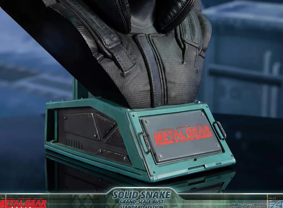 Metal Gear Solid - Solid Snake Grand Scale 12” Bust