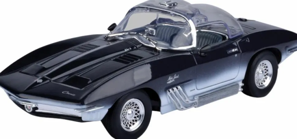 Motormax - 1961 Mako Shark Timeless Legends Collection 1/18th Scale Die-Cast Vehicle Replica