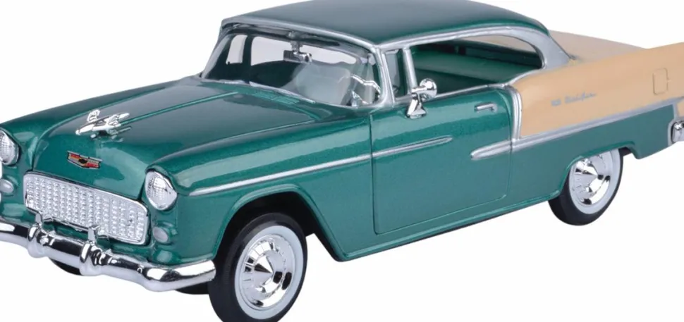 Motormax - Green 1955 Chevy Bel Air Timeless Legends Collection 1/24th Scale Die-Cast Vehicle Replica