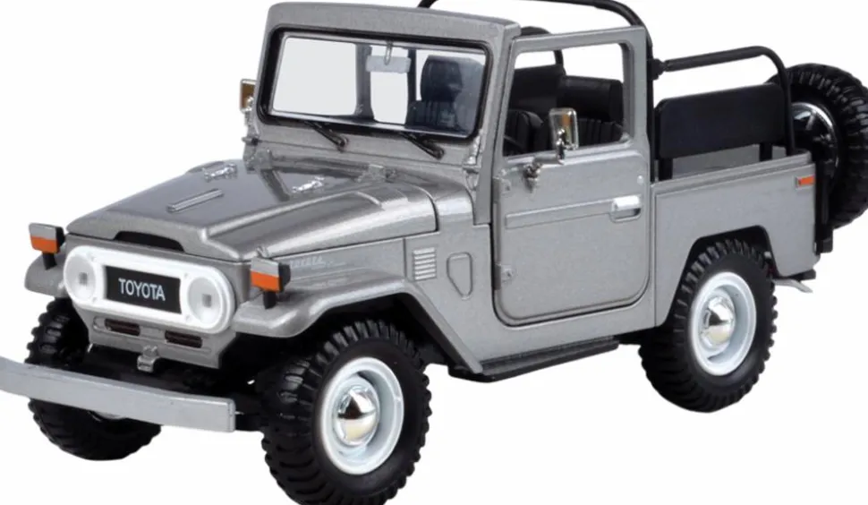 Motormax - Toyota Land Cruiser FJ 40 (Convertible) Platinum Collection 1/24th Scale Die-Cast Vehicle Replica