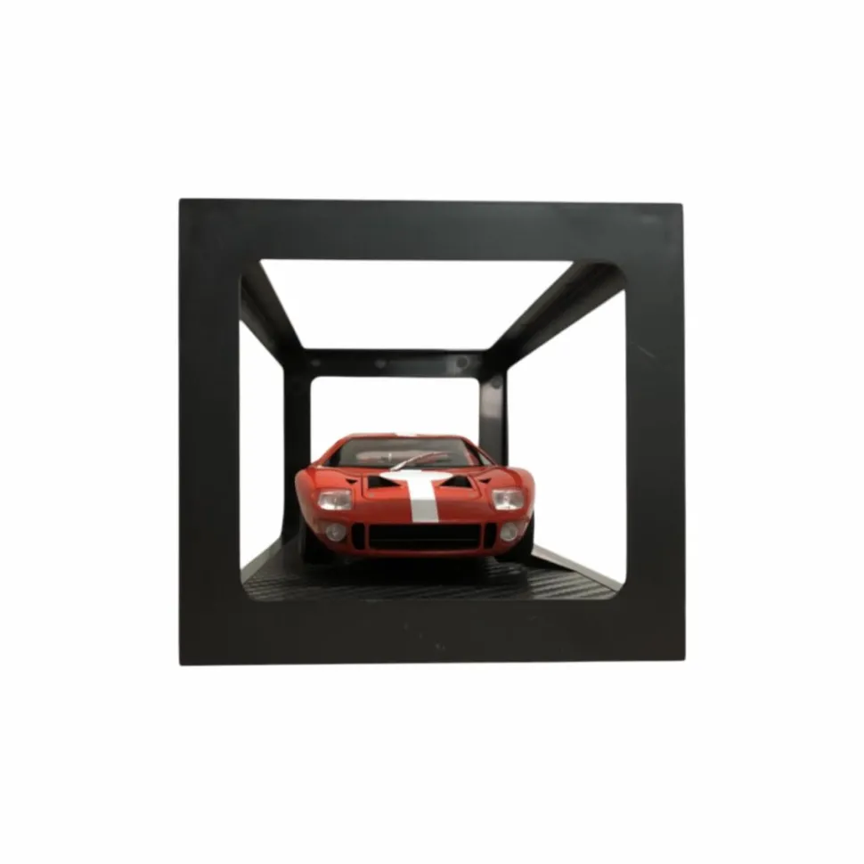 Pink Slips - 1968 Ford GT40 Mk1 1/18th Scale Die-Cast Vehicle Replica