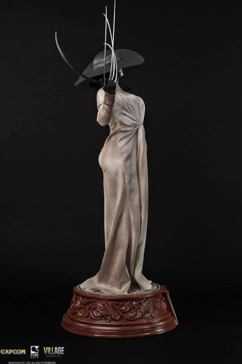 Resident Evil Village - Lady Dimitrescu 1/4 Scale Statue