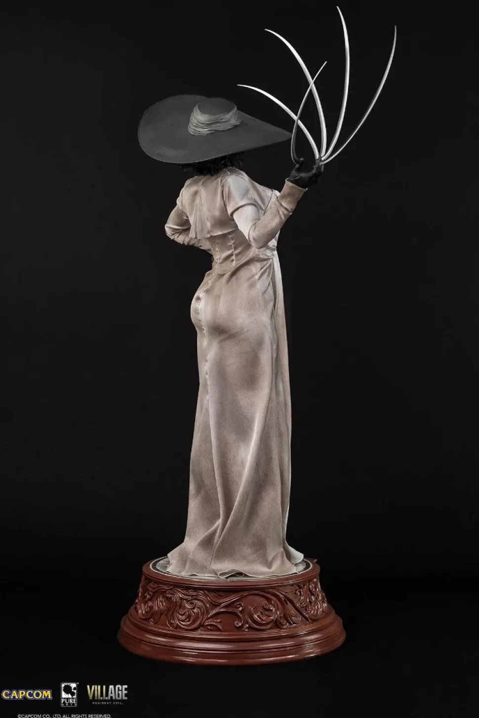 Resident Evil Village - Lady Dimitrescu 1/4 Scale Statue