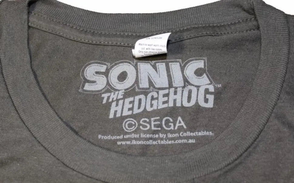 Sonic the Hedgehog - Knuckles Classic Distressed Male T-Shirt